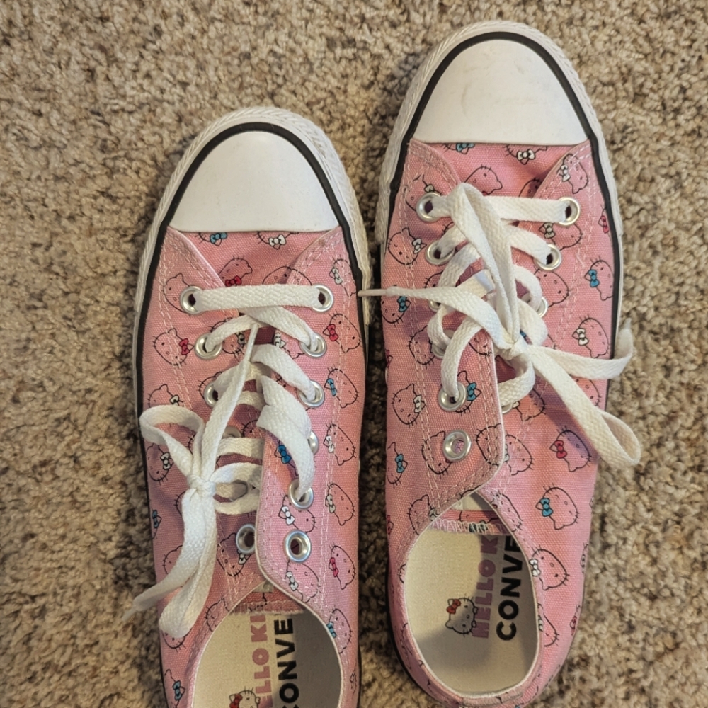 Hello Kitty Converse